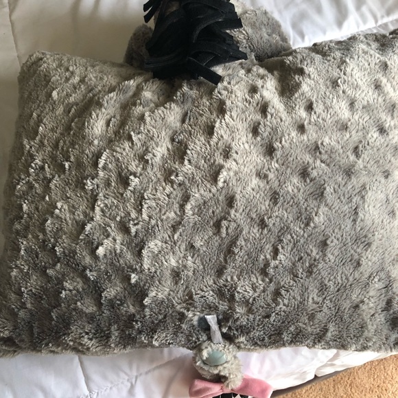 Eeyore Pillow Pet - Picture 4 of 4